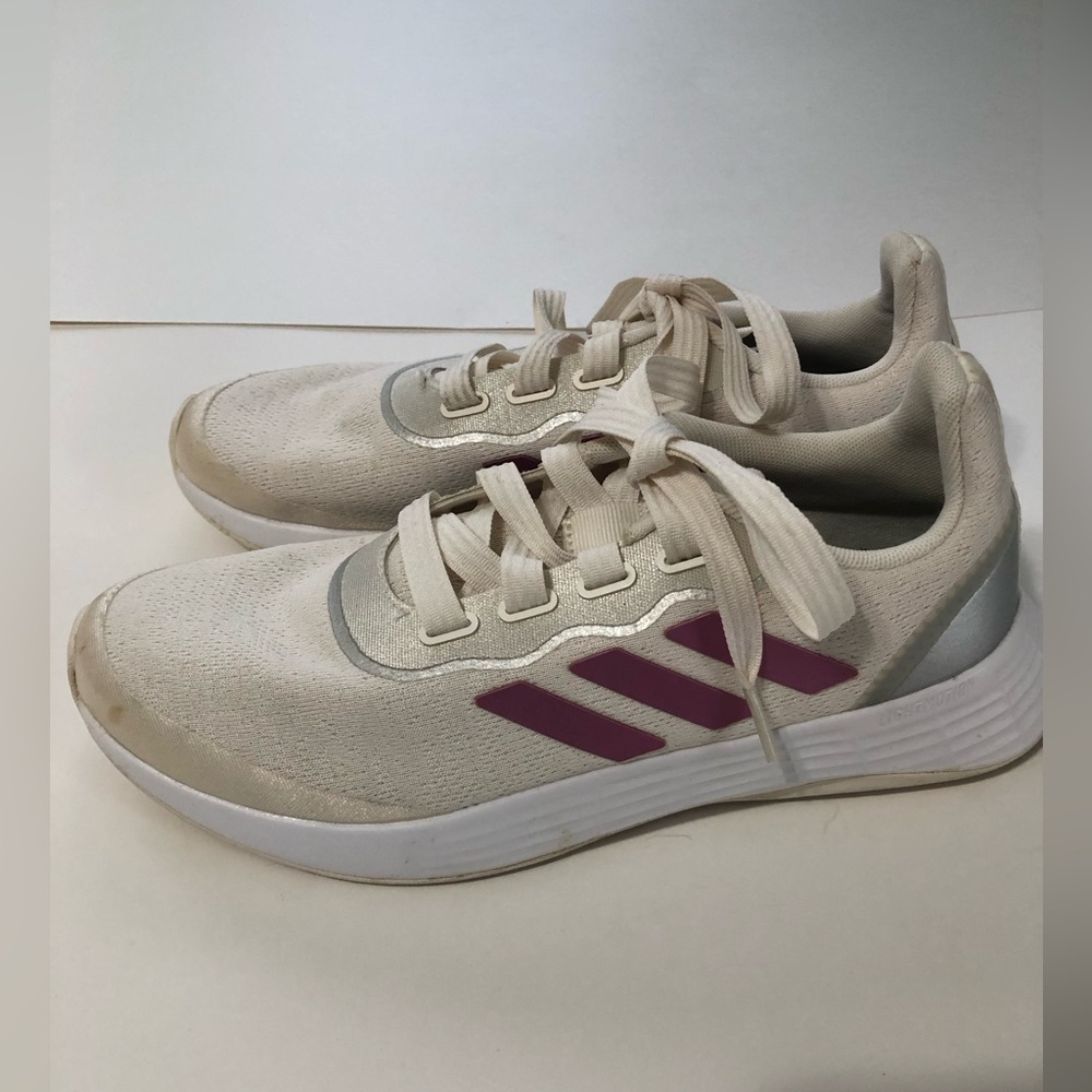 adidas QT Racer Sport‎ Women's Size 7 Cream Purple Running Shoes Art FY5679